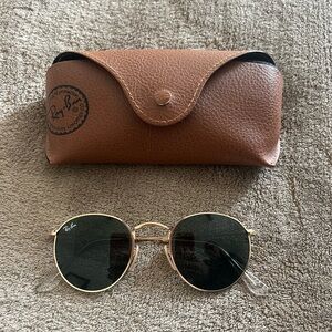 Ray-Ban Round Sunglasses with Case